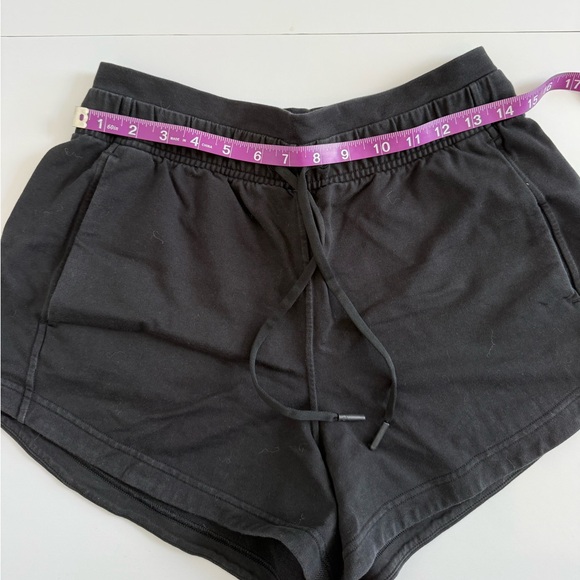 Lululemon Inner Glow Short - Picture 4 of 9